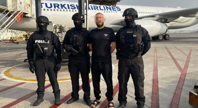 Extradition — procédure internationale d’arrestation et d’éloignement